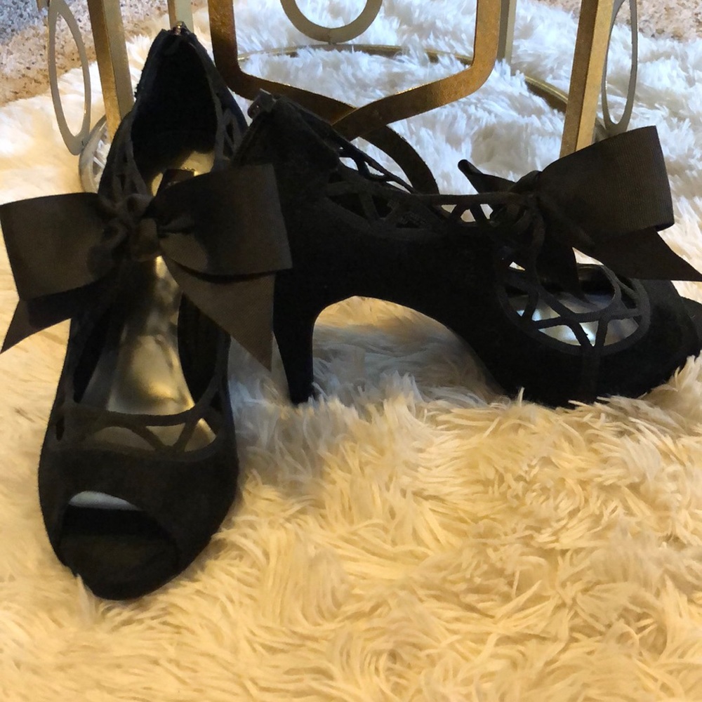 White House Black Market heels